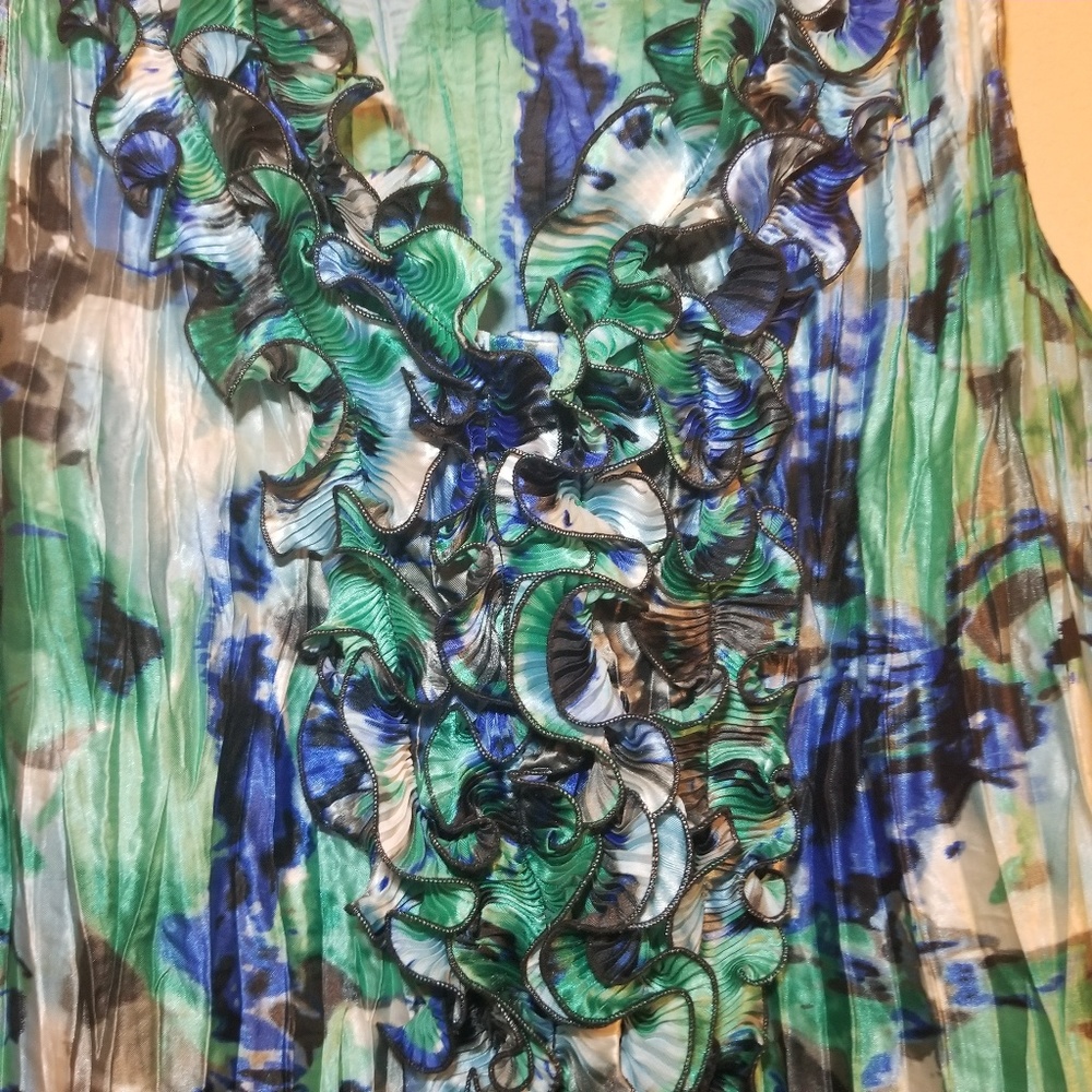 Cato Ruffle Front Top - Picture 3 of 5